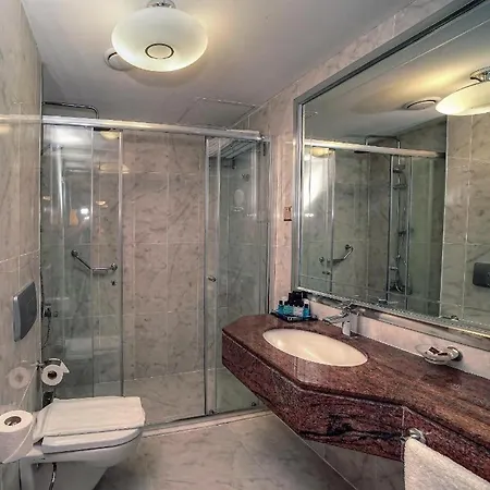 Отель Jasmine Court Кирения