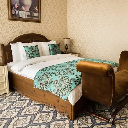 Jasmine Court 4*