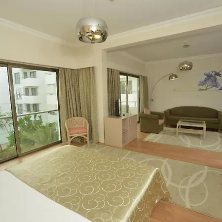 Jasmine Court Hotel 4*