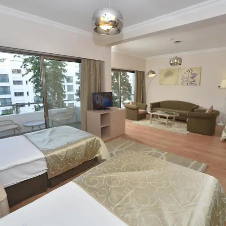 Jasmine Court كيرينيا