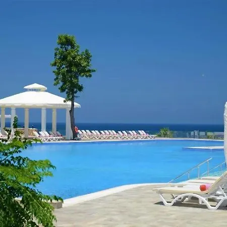 Jasmine Court & Superb Location & View ! 4*