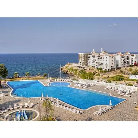Jasmine Court & Superb Location & View ! Hotel 4*