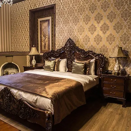 Jasmine Court 4*